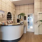 Ξενοδοχείο L'hotel Bristol 3*