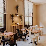 L'hotel Bristol Ξενοδοχείο Καν