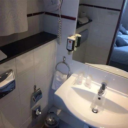 Отель L'hotel Bristol 3*