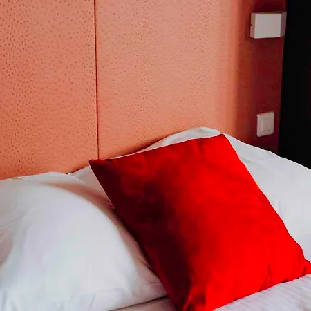Отель L'hotel Bristol 3*