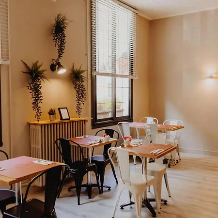 Отель L'hotel Bristol Кан