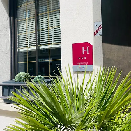 Отель L'hotel Bristol Кан