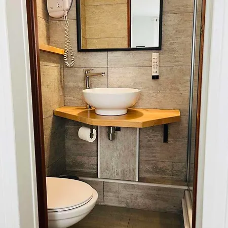 Отель L'hotel Bristol Кан