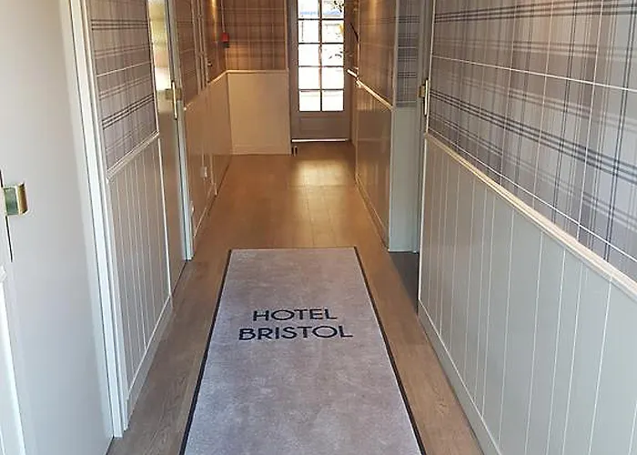 Hotel L'hotel Bristol 3*