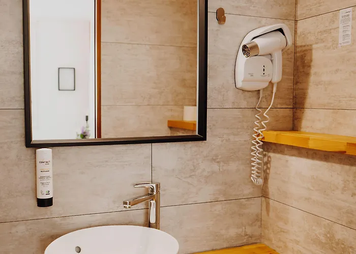 Ξενοδοχείο L'hotel Bristol 3*